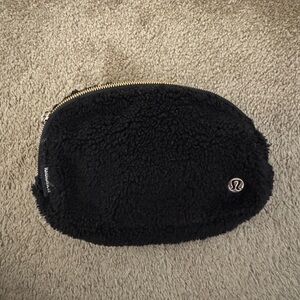 lululemon athletica Black Sherpa Belt Bag
